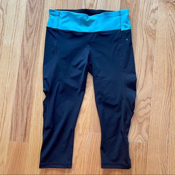 Lululemon Water Bound Crop - Picture 7 of 12